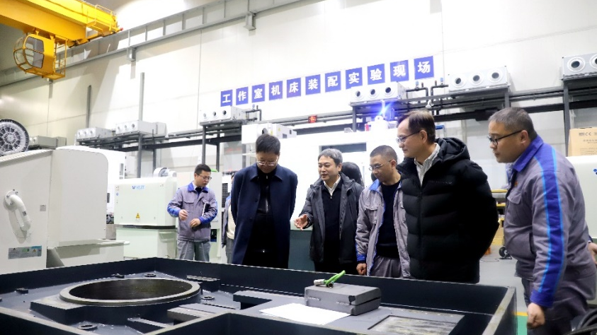 “重庆智能制造装备技术路径与发展战略研究”项目组前往重庆机床集团调研